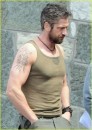 Gerard Butler sul set di Coriolanus: che muscoli!