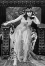 Theda Bara gothic sexy gallery di Halloween