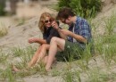 Il bacio di Robert Pattinson e Emilie de Ravin sul set di Remember Me