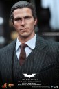 Il cavaliere oscuro - foto action figure di Christian Bale e replica armeria di Batman