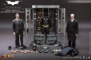 Il cavaliere oscuro - foto action figure di Christian Bale e replica armeria di Batman