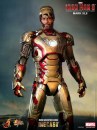 Iron Man 3 - foto action figure Hot Toys 2