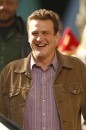 Jason Segel sul set di The Muppets con Kermit, Gonzo e Miss Piggy