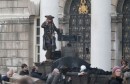 Johnny Depp sul set di Pirates of the Caribbean: On Stranger Tides al Royal Naval College indi Greenwich