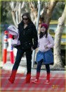 Katie Holmes, Guy Pearce e Bailee Madison sul set di Don't be afraid of the Dark - la fotogallery