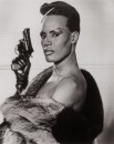 Grace Jones La galleria delle migliori Bond girl