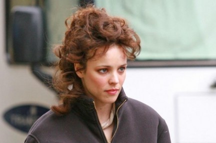 Le prime foto di Rachel McAdams nei panni di Irene Adler sul set di Sherlock Holmes