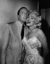 Marilyn Monroe e comico Jack Benny, 1954