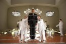 Men in Black III - nuove foto ufficiali: ecco Alice Eve, Nicole Scherzinger e il cattivo Jemaine Clement