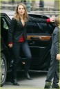 Natalie Portman e Lisa Kudrow sul set di 17 Photos of Isabel