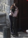 New Moon: il bacio di Robert Pattinson e Kristen Stewart sul set di Montepulciano