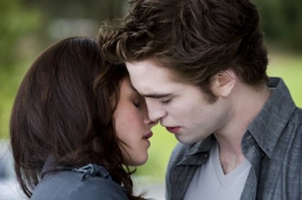 new moon bacio bella e edward