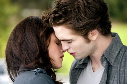 new moon foto 2 kiss