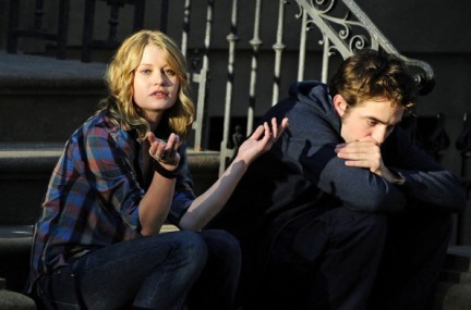 Nuova fotogallery dal set di Remember Me con Robert Pattinson ed Emilie de Ravin