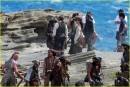 Prime foto di Penelope Cruz con Johnny Depp sul set di Pirates of the Caribbean: On Stranger Tides