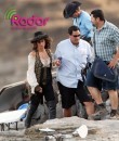 Prime foto di Penelope Cruz con Johnny Depp sul set di Pirates of the Caribbean: On Stranger Tides