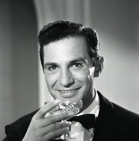 Risate di gioia - Ben Gazzara brinda