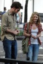 Robert Pattinson ed Emilie de Ravin sul set di Remember me a New York - nuove foto