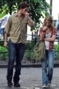 Robert Pattinson ed Emilie de Ravin sul set di Remember me a New York - nuove foto