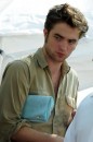 Robert Pattinson ed Emilie de Ravin sul set di Remember me a New York - nuove foto