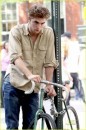 Robert Pattinson ed Emilie de Ravin sul set di Remember me a New York - nuove foto