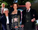 Sigourney Weaver, with mother and father, star on the Hollywood Walk of Fame, 16 Dic 1999