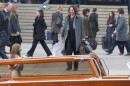 The Tourist - Johnny Depp e Angelina Jolie girano all Stazione di Venezia Santa Lucia. Un video e qualche foto