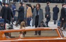 The Tourist - Johnny Depp e Angelina Jolie girano all Stazione di Venezia Santa Lucia. Un video e qualche foto