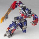 Transformers - Action figure Revoltech di Optimus Prime in Dark of the Moon