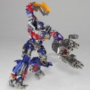 Transformers - Action figure Revoltech di Optimus Prime in Dark of the Moon