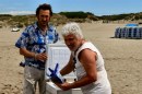 Tutti al Mare - locandina e fotogallery della commedia estiva, nelle sale da oggi