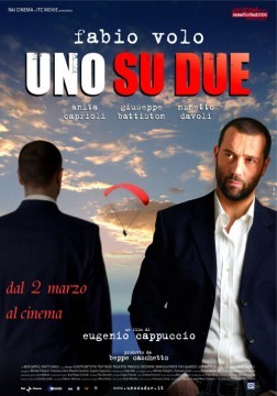 uno su due poster