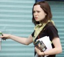 Whip it! Di Drew Barrimore con Ellen Page: le foto dal set