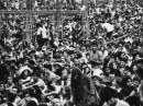 Woodstock Festival 01 ago 1969 - Festival Crowd  - by Three Lions/Getty Images