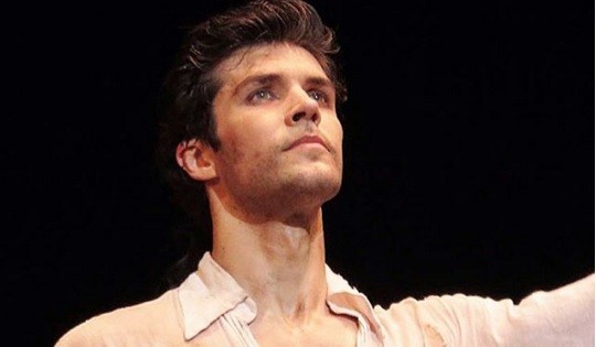 roberto-bolle-sanremo-2016.jpg