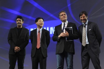 Luca Laurenti, Mr. Lee presidente Samsung, Paolo Bonolis e Paolo Sandri vicepresidente