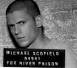 Wentworth Miller nei panni di Michael Scofield