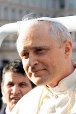 Piotr Adamczyk nei panni di Karok Wojtyla