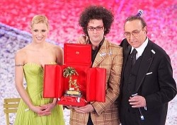 Sanremo 2007: Michelle Hunziker, Simone Cristicchi vincitore, Pippo Baudo