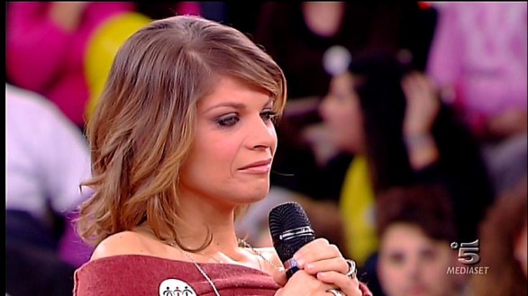 Alessandra Amoroso in lacrime ad Amici del 10 dicembre 2011