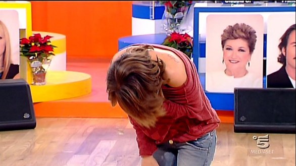 Alessandra Amoroso in lacrime ad Amici del 10 dicembre 2011