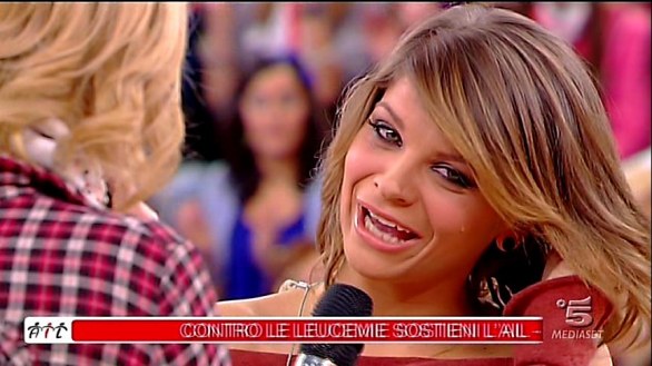 Alessandra Amoroso in lacrime ad Amici del 10 dicembre 2011