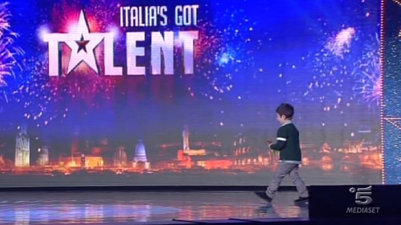 Alessandro D Orazio, bambino che legge a memoria ad Italia s got talent 2013