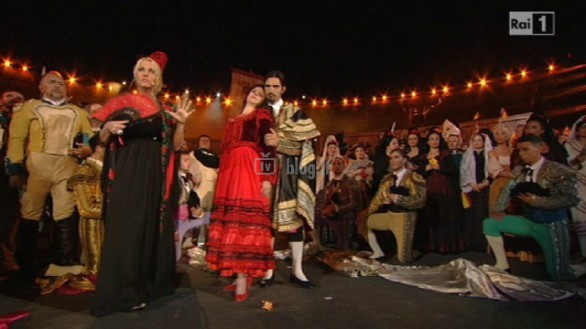 Arena di Verona 2010 - Lo spettacolo sta per iniziare. Foto della serata con Antonella Clerici