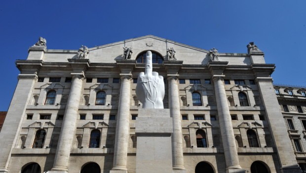 Il dito medio di Cattelan alla Borsa