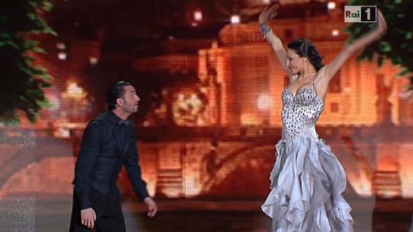 Ballando con le stelle 8 - Anna Tatangelo e Stefano Di Filippo nel Quick step