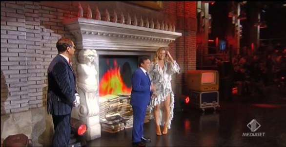 Bar Refaeli al Chiambretti Sunday Show