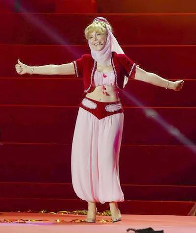 Barbara Eden ancora Jeannie per beneficenza