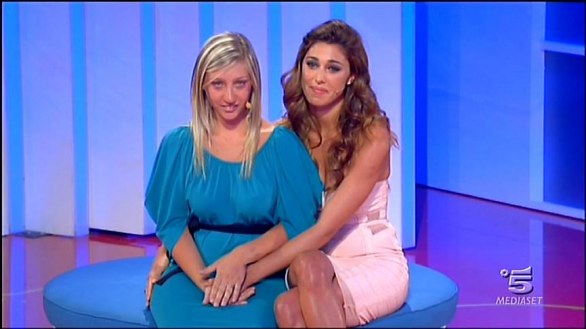 Belen Rodriguez a C\'è posta per te del 15 ottobre 2011