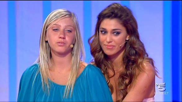 Belen Rodriguez a C\'è posta per te del 15 ottobre 2011